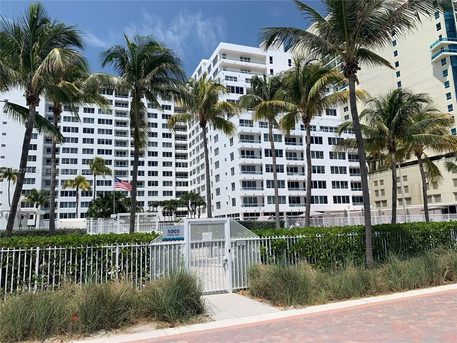 1 bedroom 1 bath Residential for sale at 5005 Collins Ave # 1423, Miami Beach FL 33140