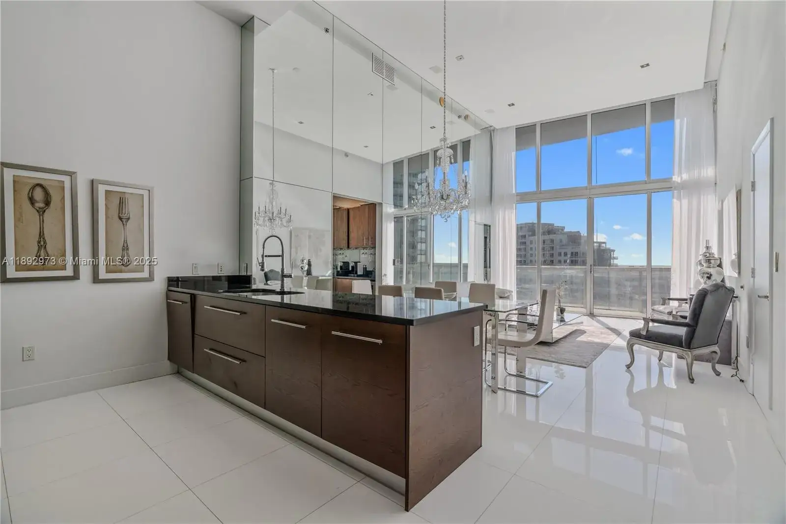 2 bedroom 2 bath Residential for sale at 465 Brickell Ave # 2805, Miami FL 33131