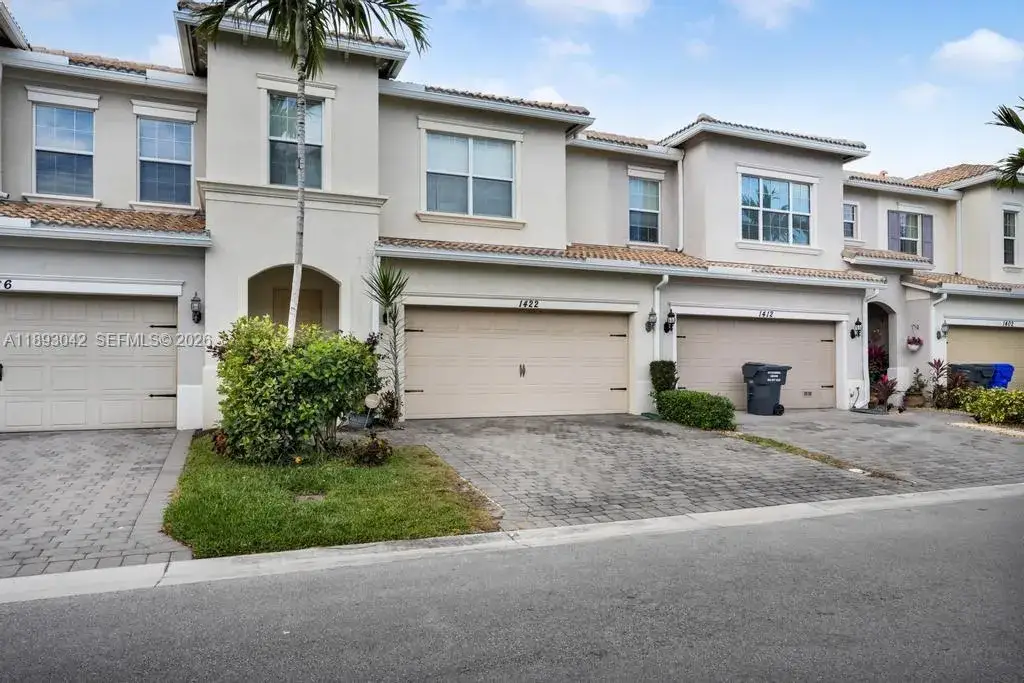 3 bedroom 2 bath Residential for sale at 1422 Silk Oak Dr, Hollywood FL 33021