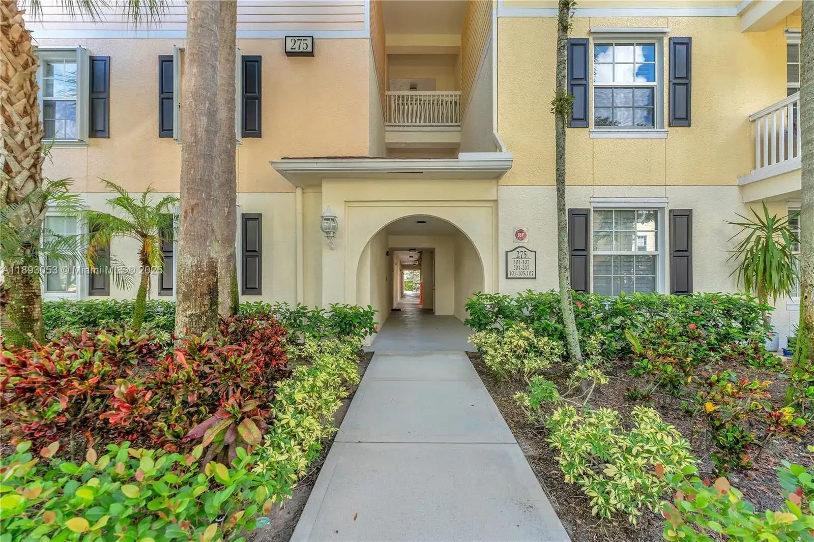 1 bedroom 1 bath Residential for sale at 275 Murcia Dr # 104, Jupiter FL 33458