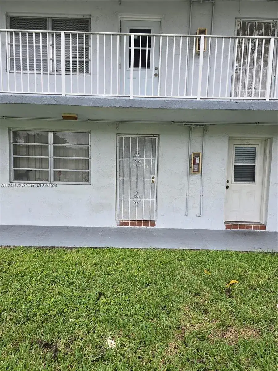 1 bedroom 1 bath Residential for sale at 20310 NE 2nd Ave # 15, Miami Gardens FL 33179