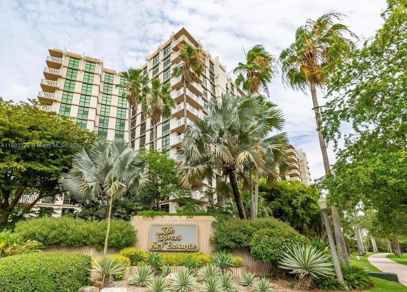 1 bedroom 1 bath Residential for sale at 1121 Crandon Blvd # F1004, Key Biscayne FL 33149
