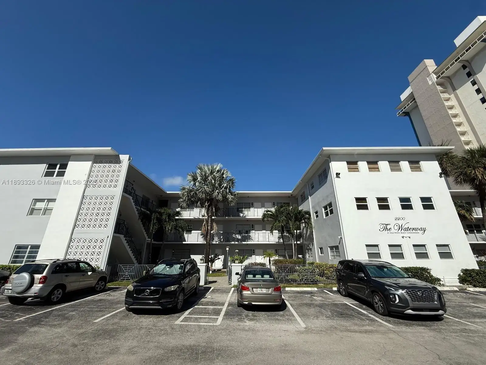 1 bedroom 1 bath Residential Lease for rent at 2200 S Ocean Dr # N109, Hollywood FL 33019