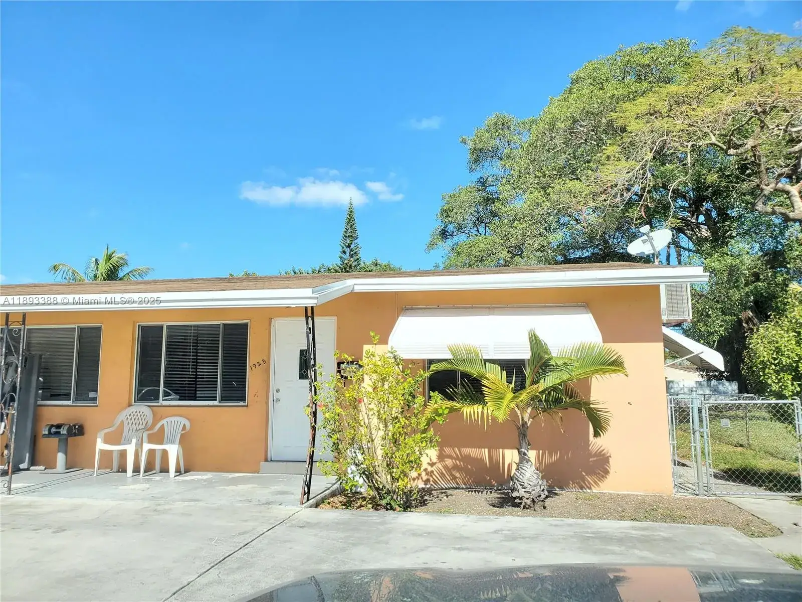 1 bedroom 1 bath Residential Lease for rent at 1925 Scott St # 2, Hollywood FL 33020