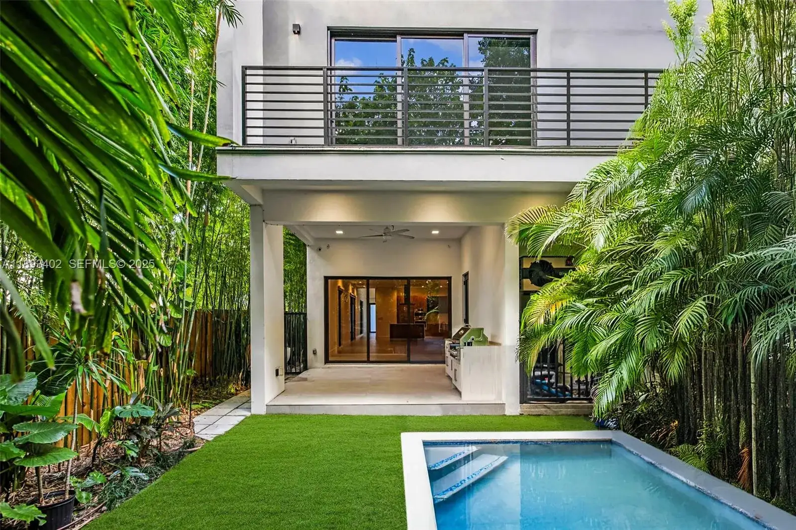 4 bedroom 5 bath Residential for sale at 3063 Elizabeth St, Miami FL 33133