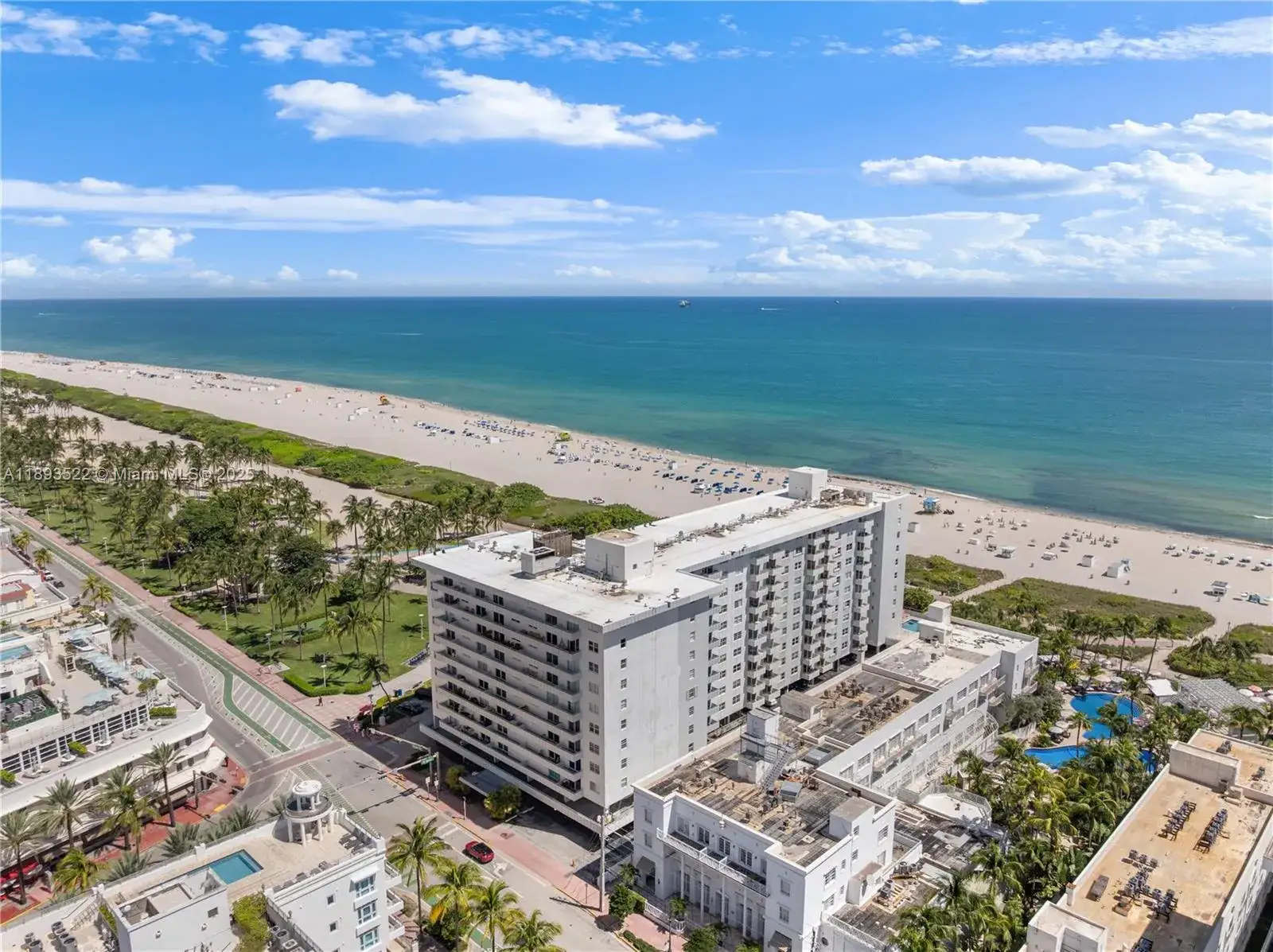 1 bedroom 1 bath Residential for sale at 465 Ocean Dr # 524, Miami Beach FL 33139