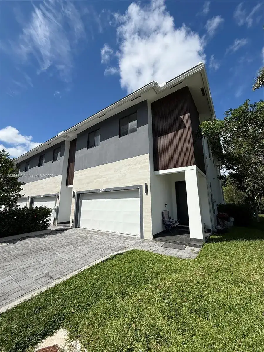 4 bedroom 2 bath Residential Lease for rent at 4625 SW 32nd Ave # 1C, Dania Beach FL 33312