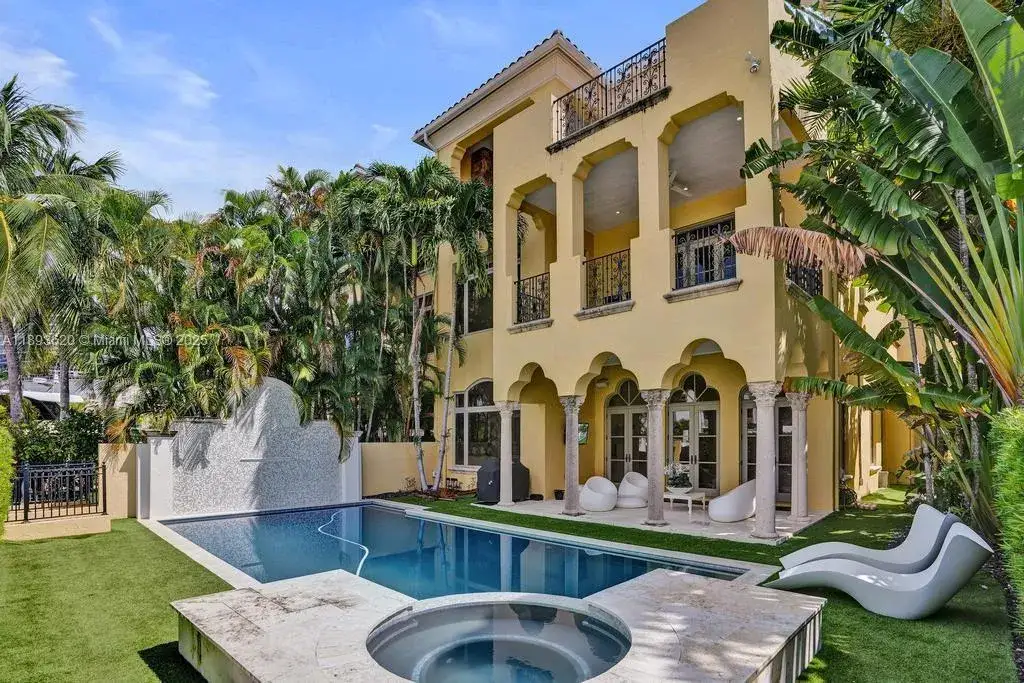 5 bedroom 6 bath Residential Lease for rent at 1516 Island Blvd, Aventura FL 33160