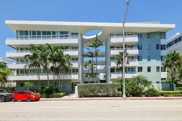 2 bedroom 2 bath Residential for sale at 7800 Collins Ave # 203, Miami Beach FL 33141