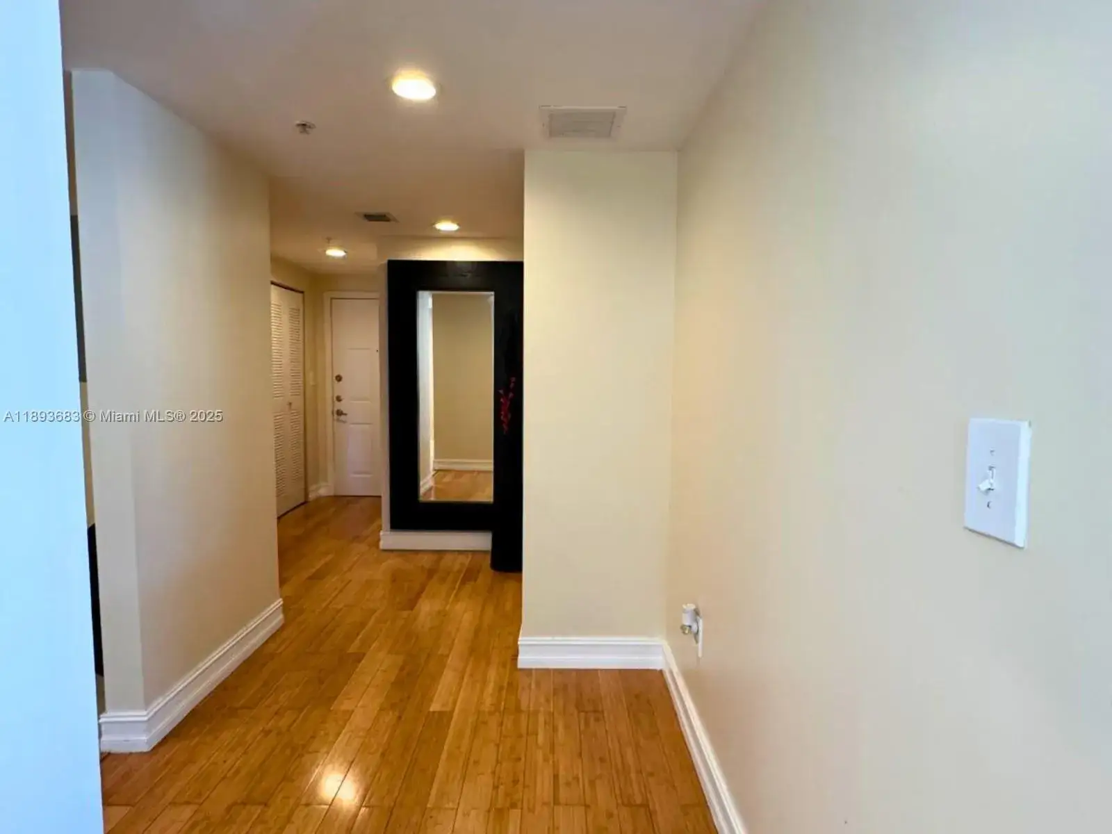 3 bedroom 2 bath Residential for sale at 275 NE 18th St # 808, Miami FL 33132