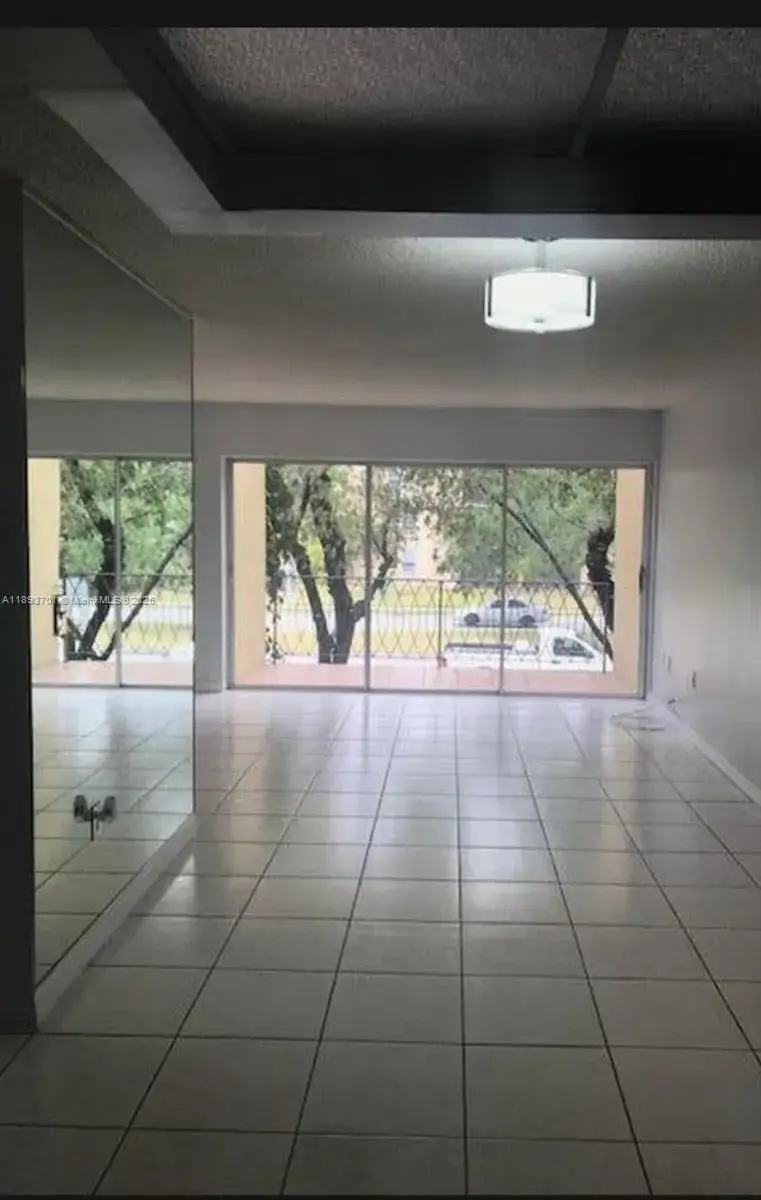 1 bedroom 1 bath Residential Lease for rent at 210 NW 87th Ave # L220, Miami FL 33172