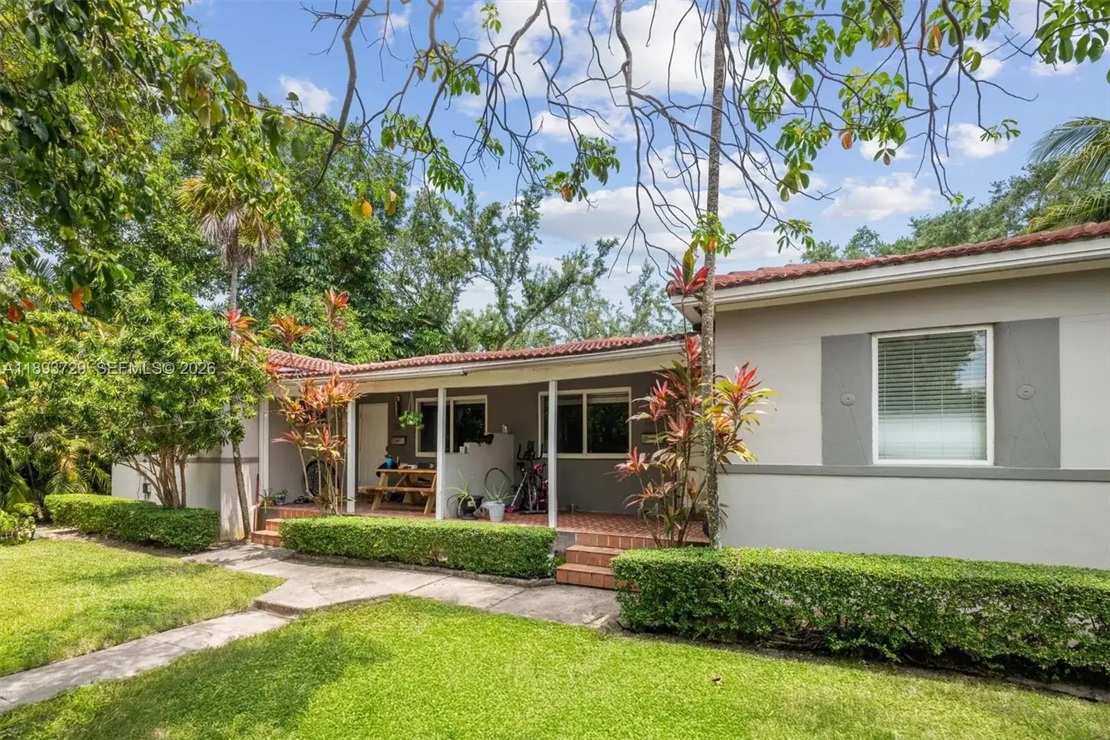 2 bedroom 1 bath Residential Lease for rent at 11105 NE 9th Ave, Biscayne Park FL 33161