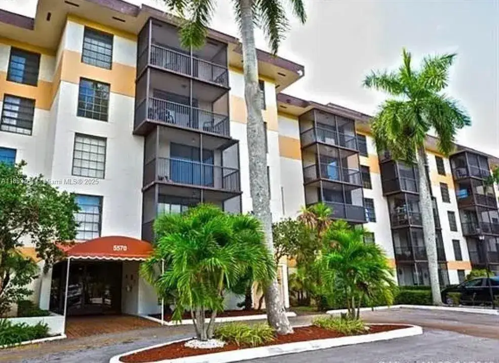 1 bedroom 1 bath Residential for sale at 5570 NW 44th St # 312A, Lauderhill FL 33319