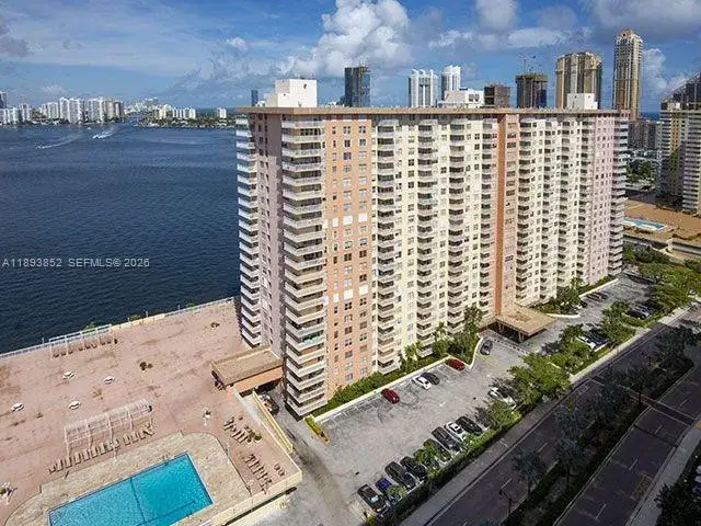 2 bedroom 2 bath Residential for sale at 251 174th St # 611, Sunny Isles Beach FL 33160