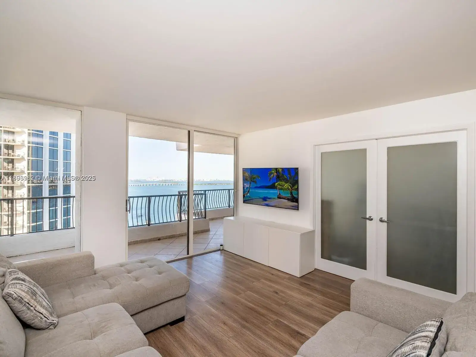 1 bedroom 1 bath Residential for sale at 555 NE 15th St # 26E, Miami FL 33132