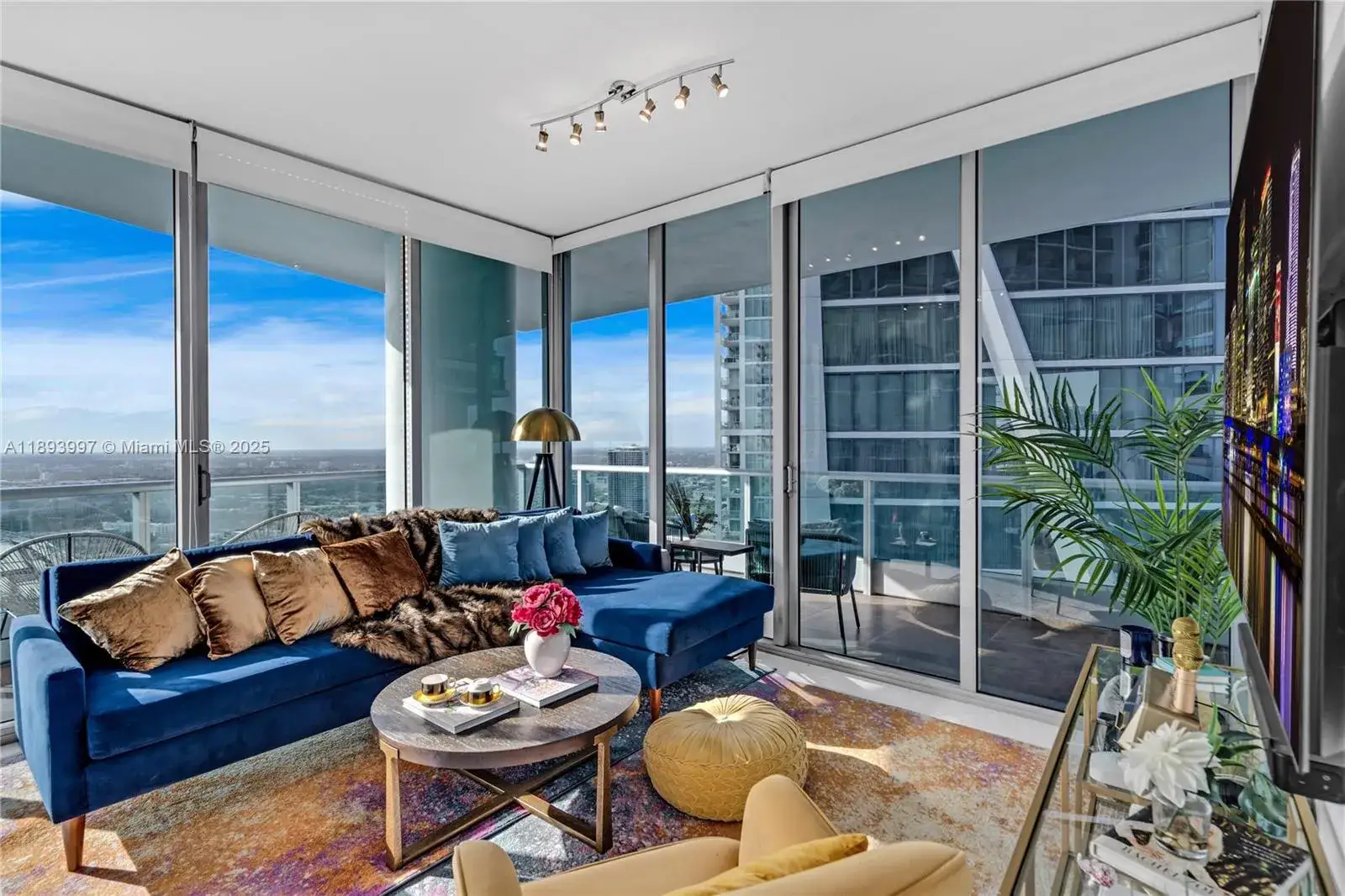 2 bedroom 2 bath Residential Lease for rent at 900 Biscayne Blvd # 4412, Miami FL 33132