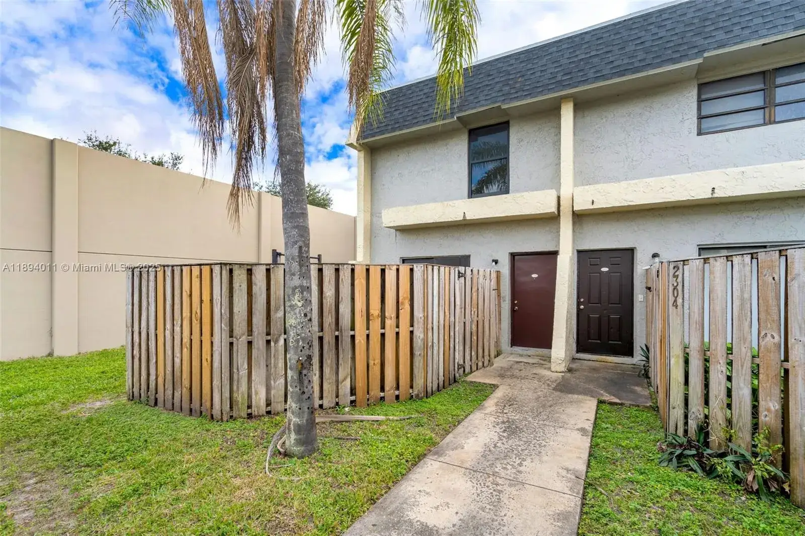 2 bedroom 1 bath Residential for sale at 2306 NW 52nd Ave # 2306, Lauderhill FL 33313