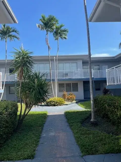 1 bedroom 1 bath Residential Lease for rent at 350 75th St # 202, Miami Beach FL 33141
