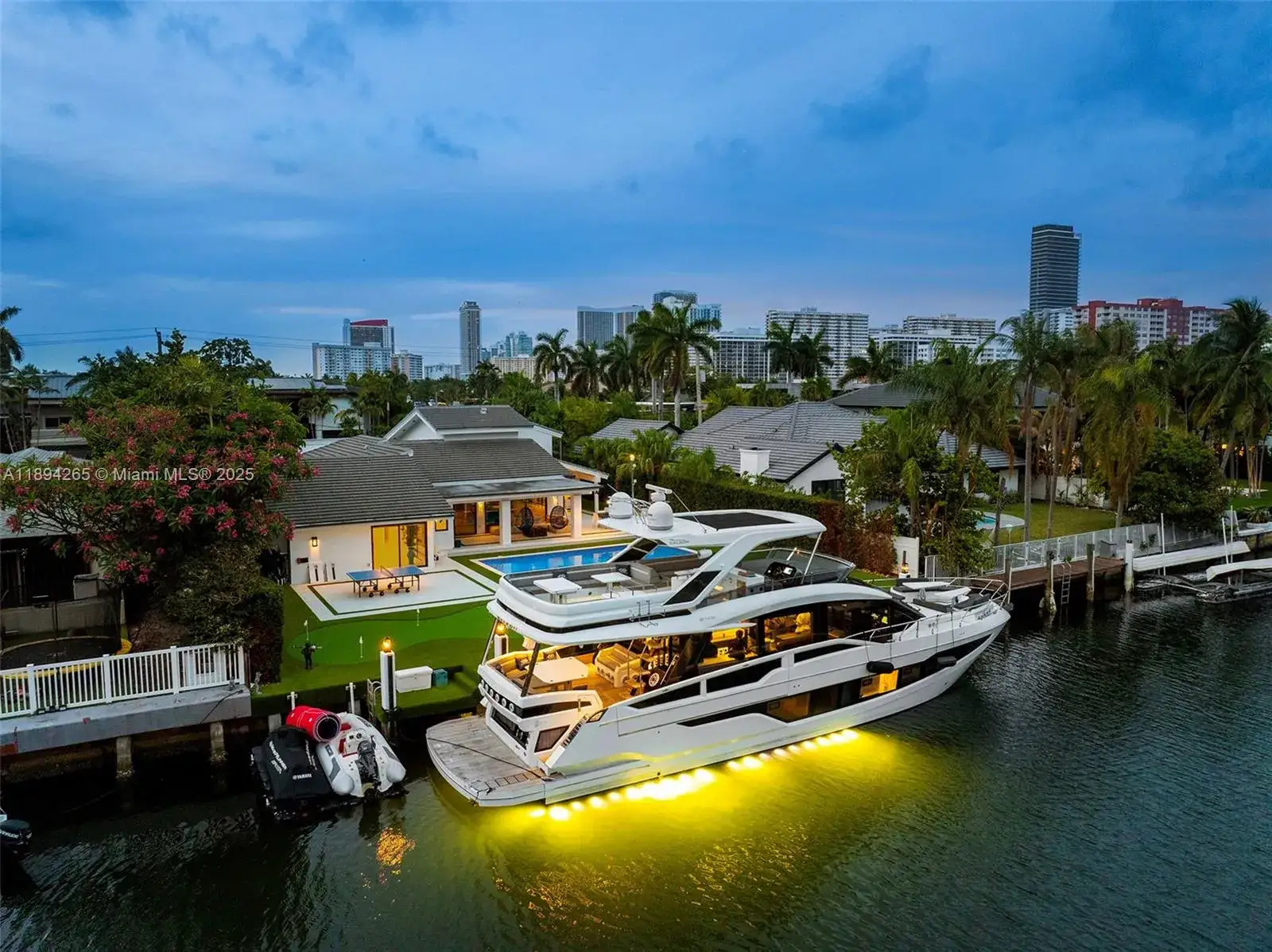 5 bedroom 3 bath Residential Lease for rent at 207 Holiday Dr, Hallandale Beach FL 33009