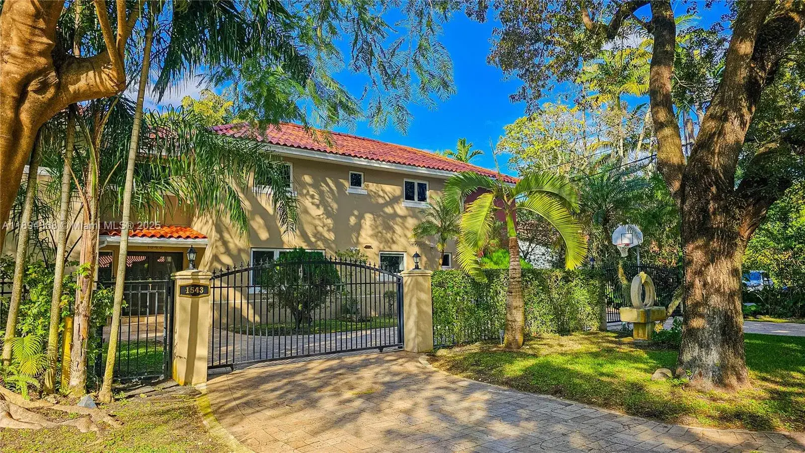 3 bedroom 3 bath Residential for sale at 1543 Dorado Ave, Coral Gables FL 33146