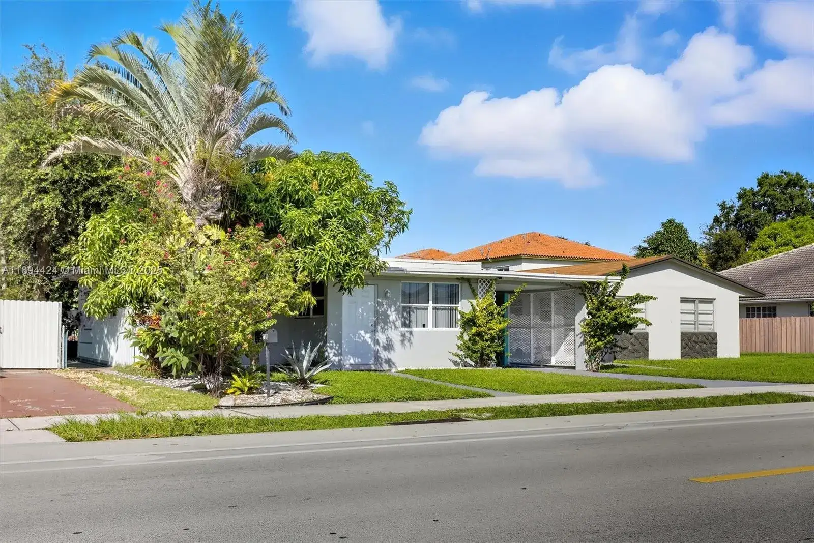 3 bedroom 2 bath Residential for sale at 510 N 56th Ave, Hollywood FL 33021