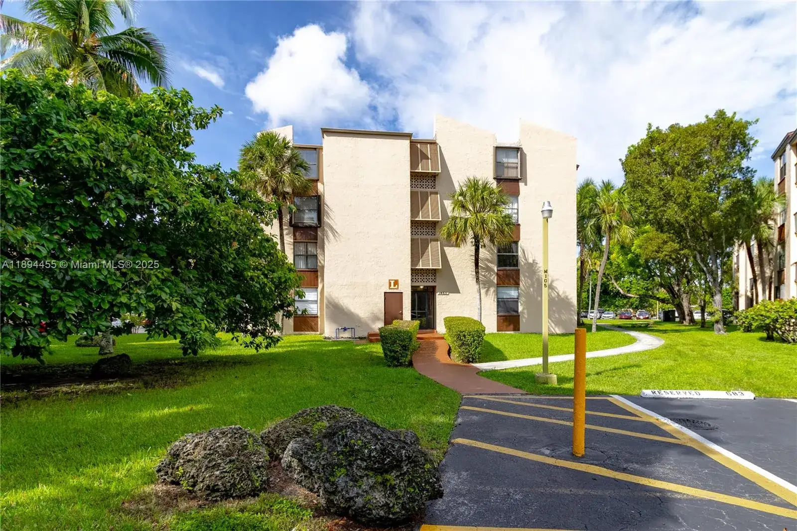 2 bedroom 2 bath Residential Lease for rent at 14611 N Kendall Dr # 208L, Miami FL 33186