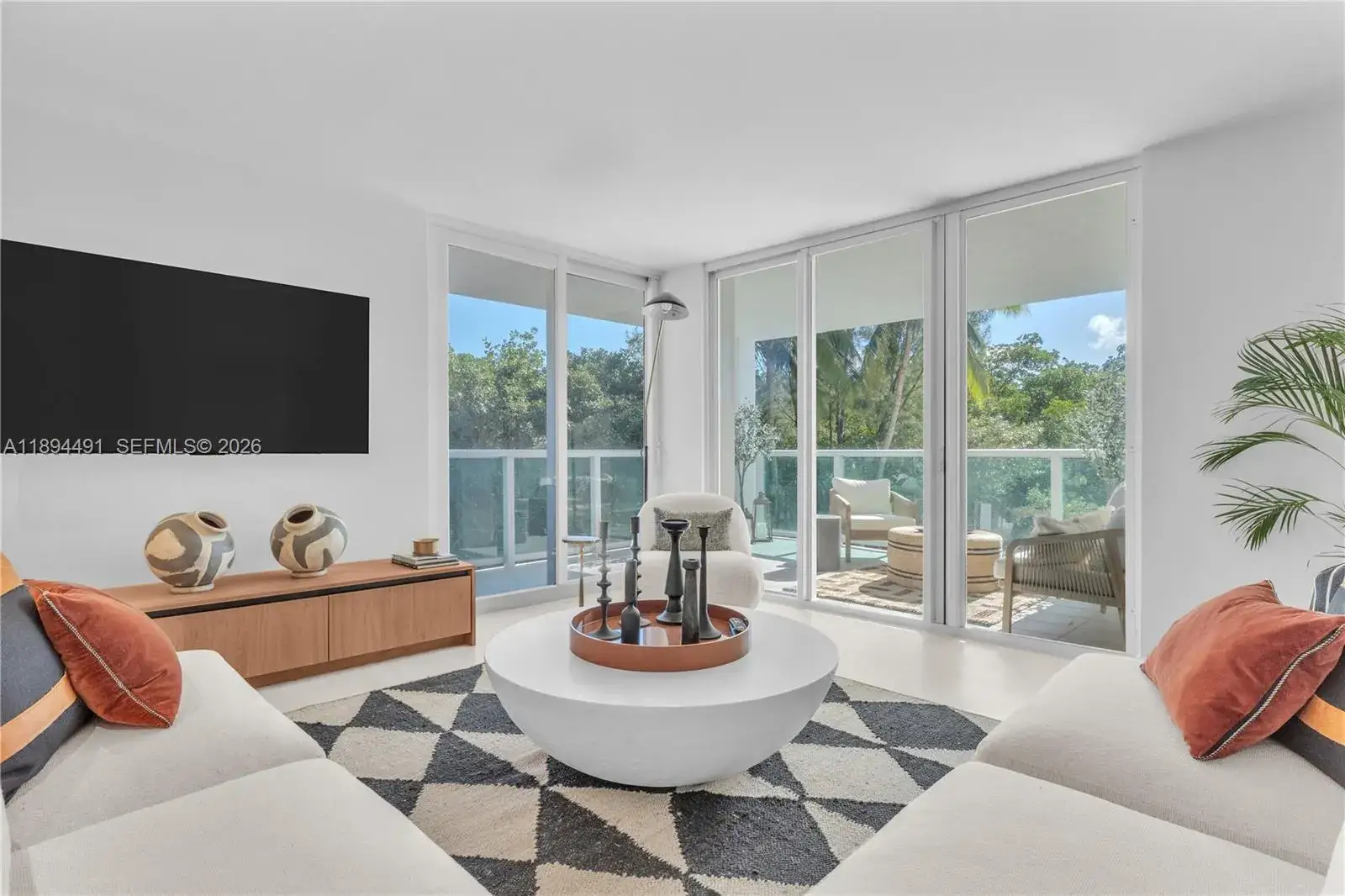 2 bedroom 2 bath Residential for sale at 100 Bayview Dr # 216, Sunny Isles Beach FL 33160