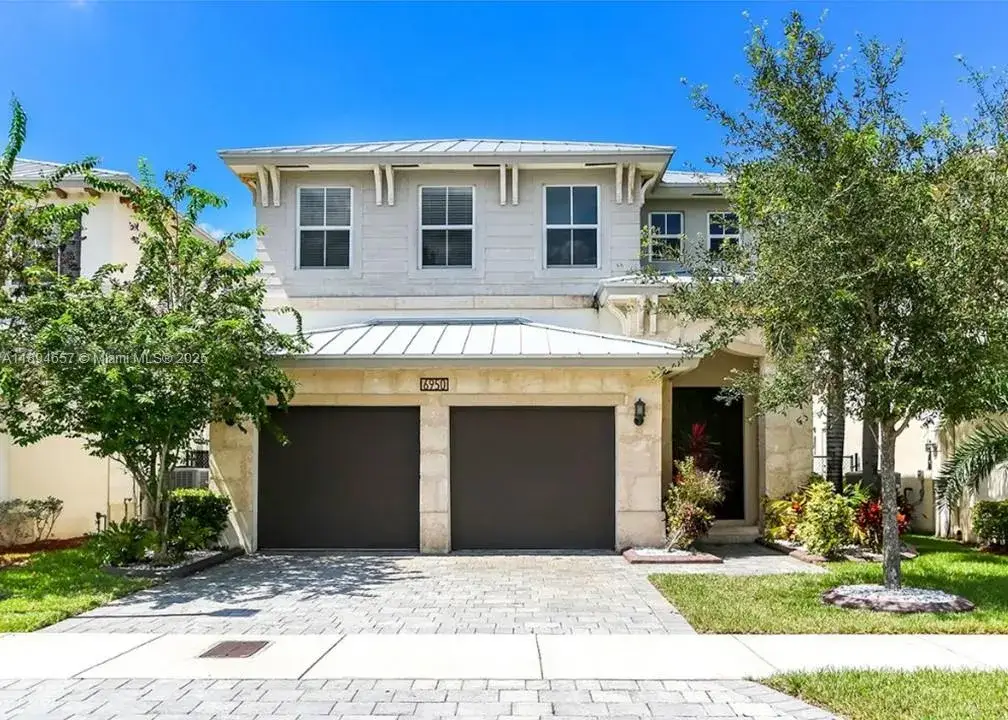 4 bedroom 4 bath Residential for sale at 6950 NW 104th Ct, Doral FL 33178