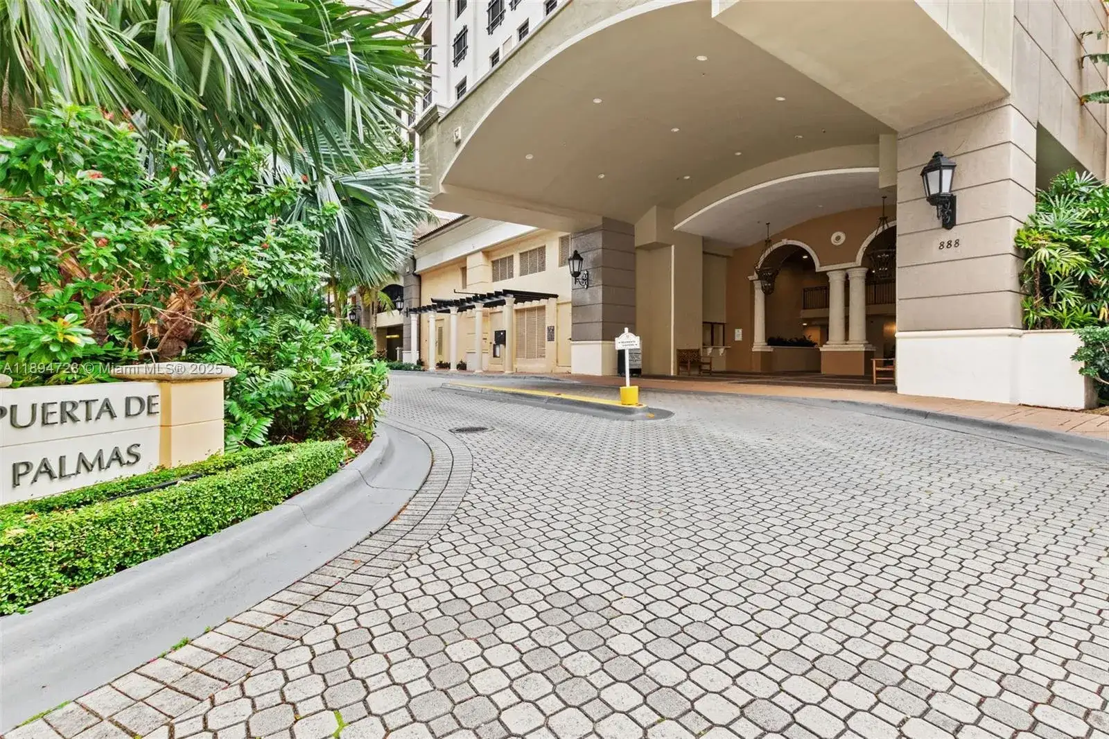 1 bedroom 1 bath Residential for sale at 888 S Douglas Rd # 113, Coral Gables FL 33134