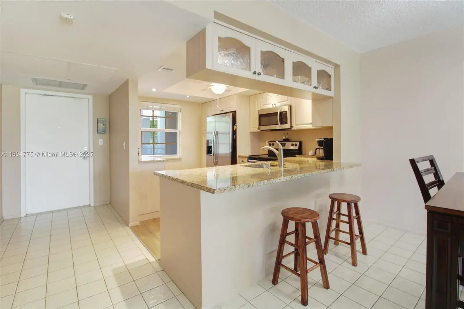 2 bedroom 2 bath Residential for sale at 605 Oaks Dr # 305, Pompano Beach FL 33069