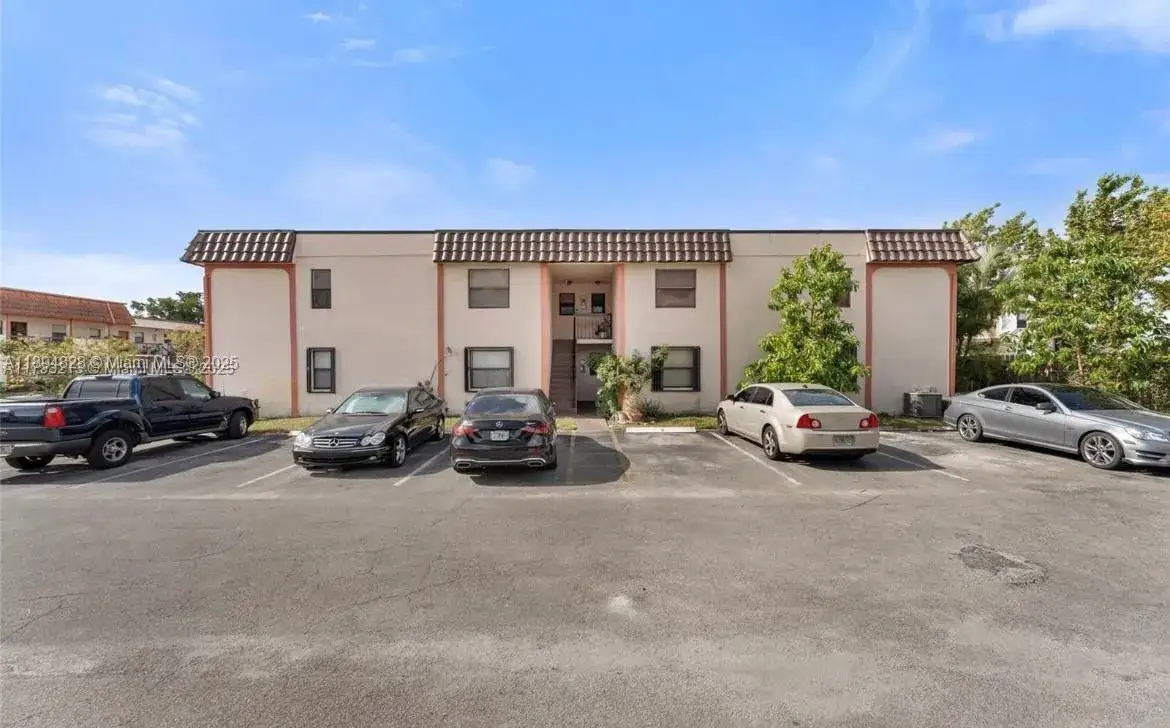 2 bedroom 2 bath Residential Lease for rent at 20730 NE 8th Ct # 16, Miami FL 33179