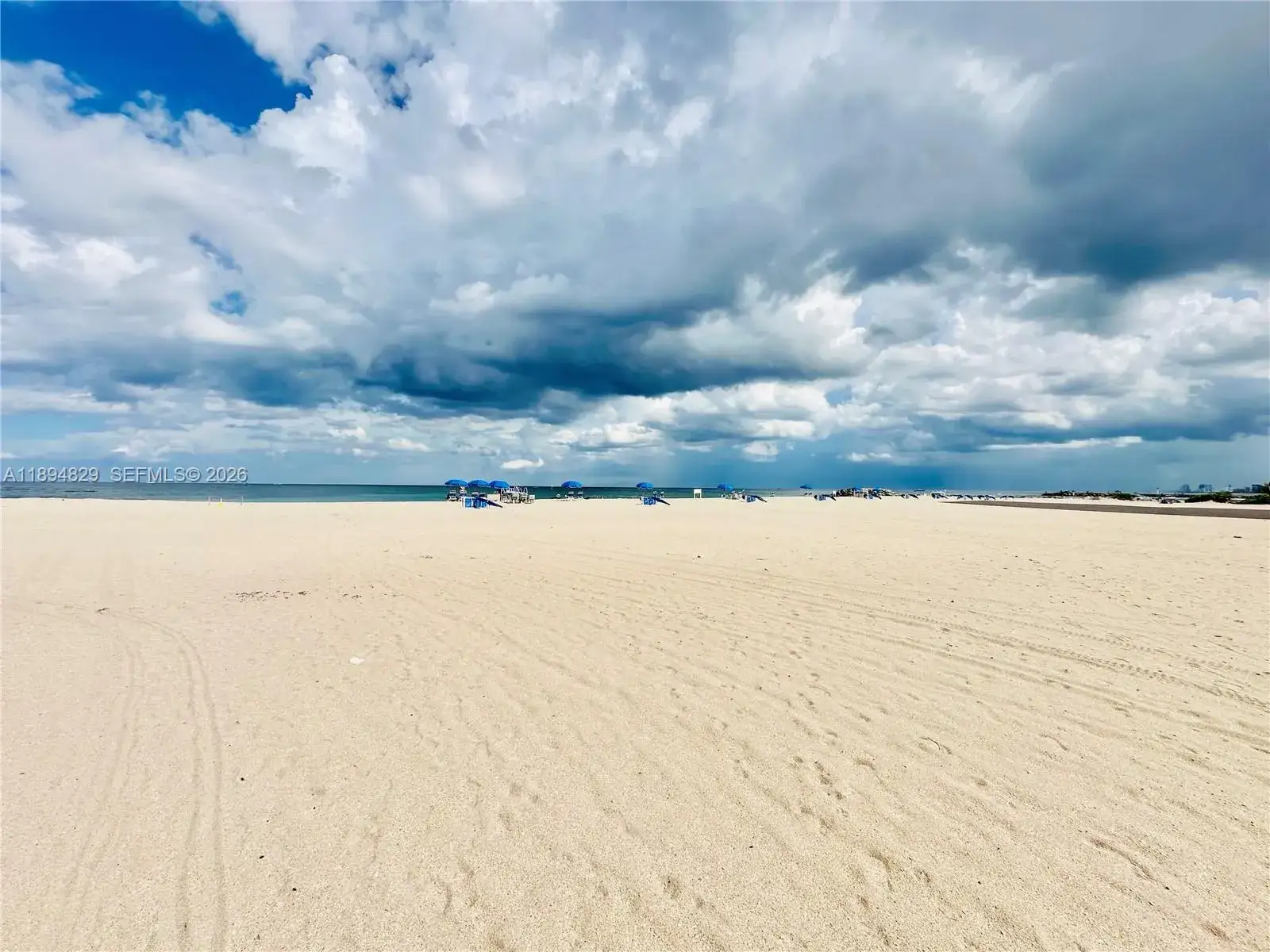 1 bedroom 1 bath Residential for sale at 2424 SE 17th St # B307, Fort Lauderdale FL 33316