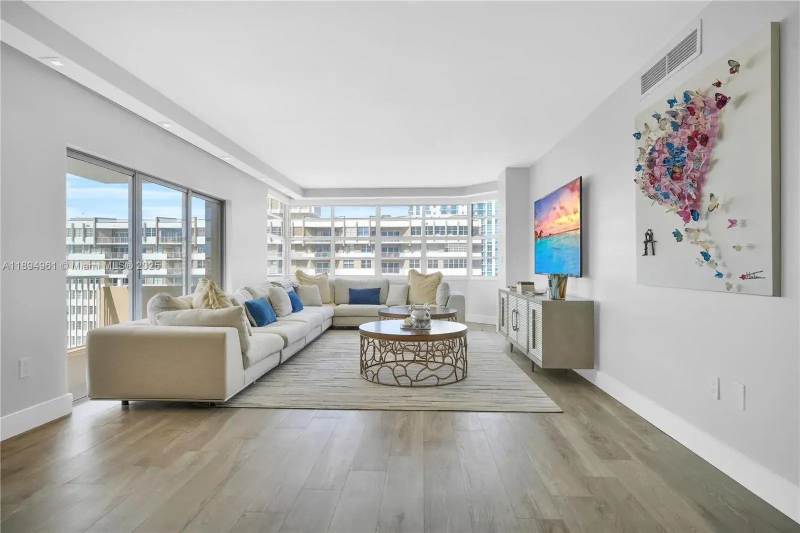 2 bedroom 2 bath Residential Lease for rent at 1985 S Ocean Dr # 17F, Hallandale Beach FL 33009