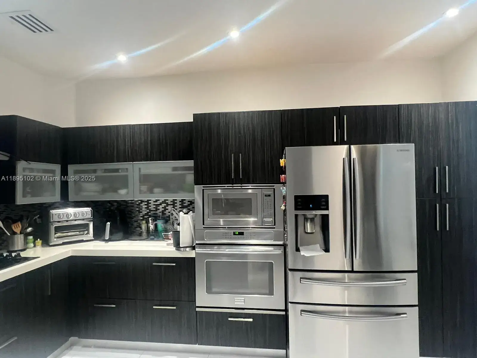 3 bedroom 2 bath Residential for sale at 11281 NW 84th St, Doral FL 33178