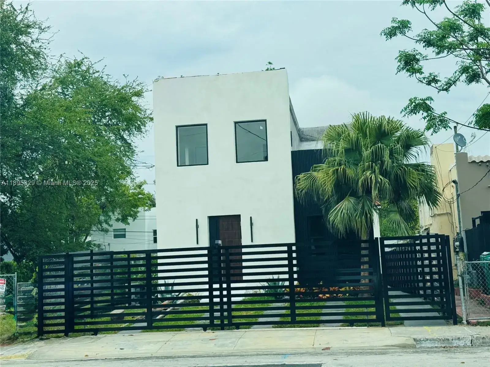 3 bedroom 1 bath Residential Lease for rent at 905 SW 13th Ct # 1, Miami FL 33135