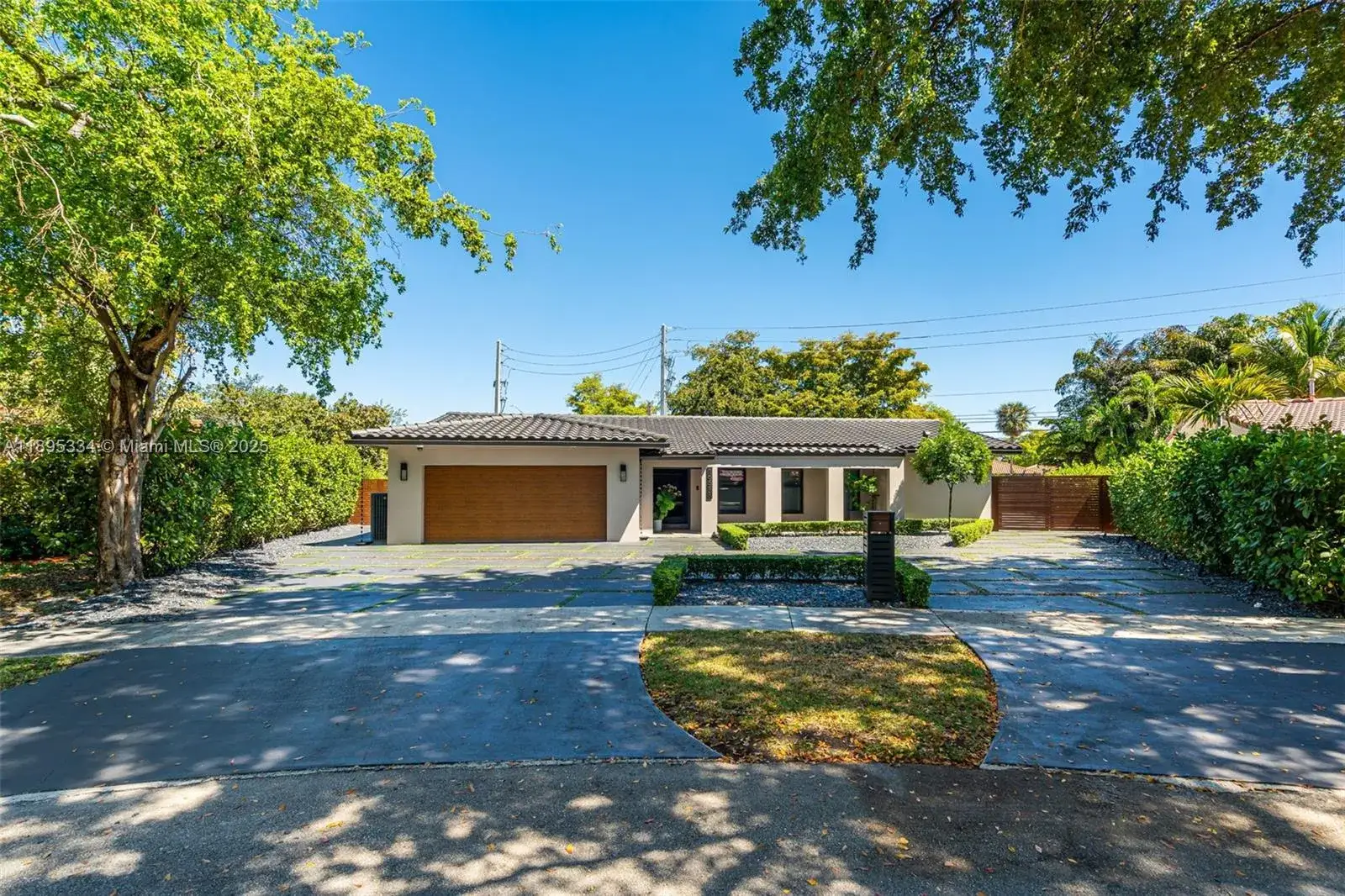 4 bedroom 3 bath Residential for sale at 16511 Stonehaven Rd, Miami Lakes FL 33014