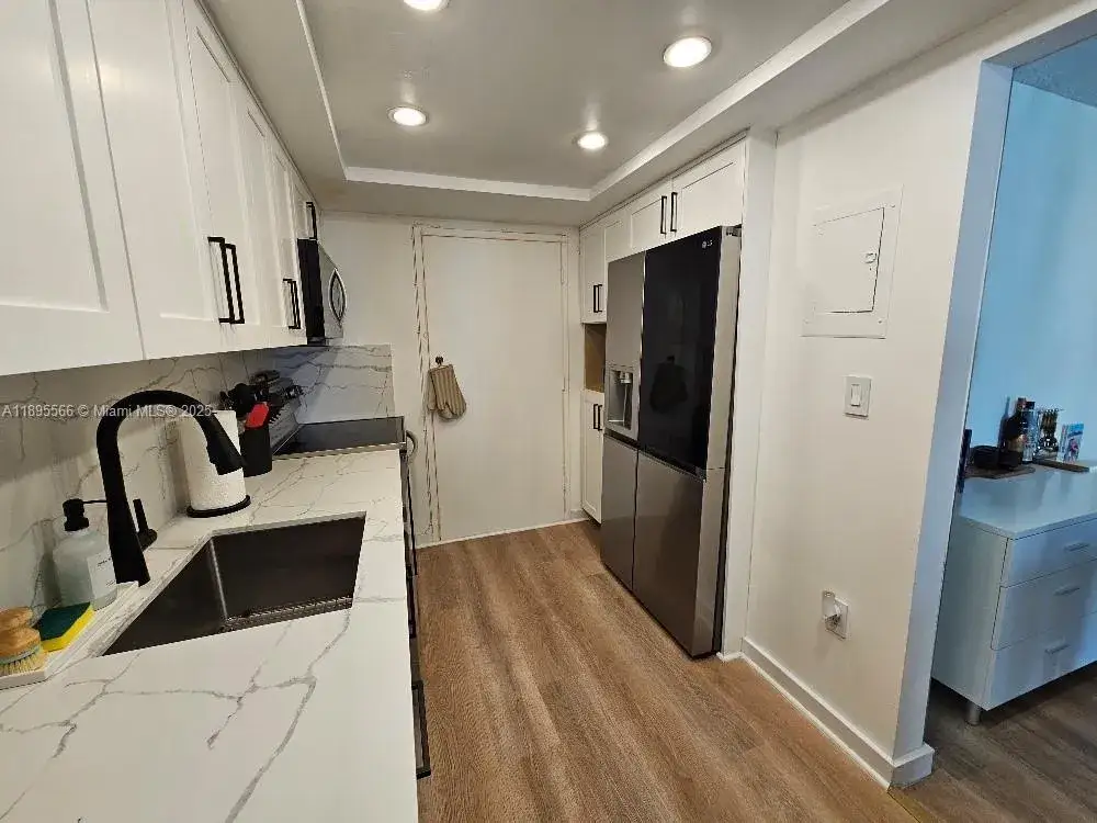 1 bedroom 1 bath Residential for sale at 18061 Biscayne Blvd # 1602, Aventura FL 33160