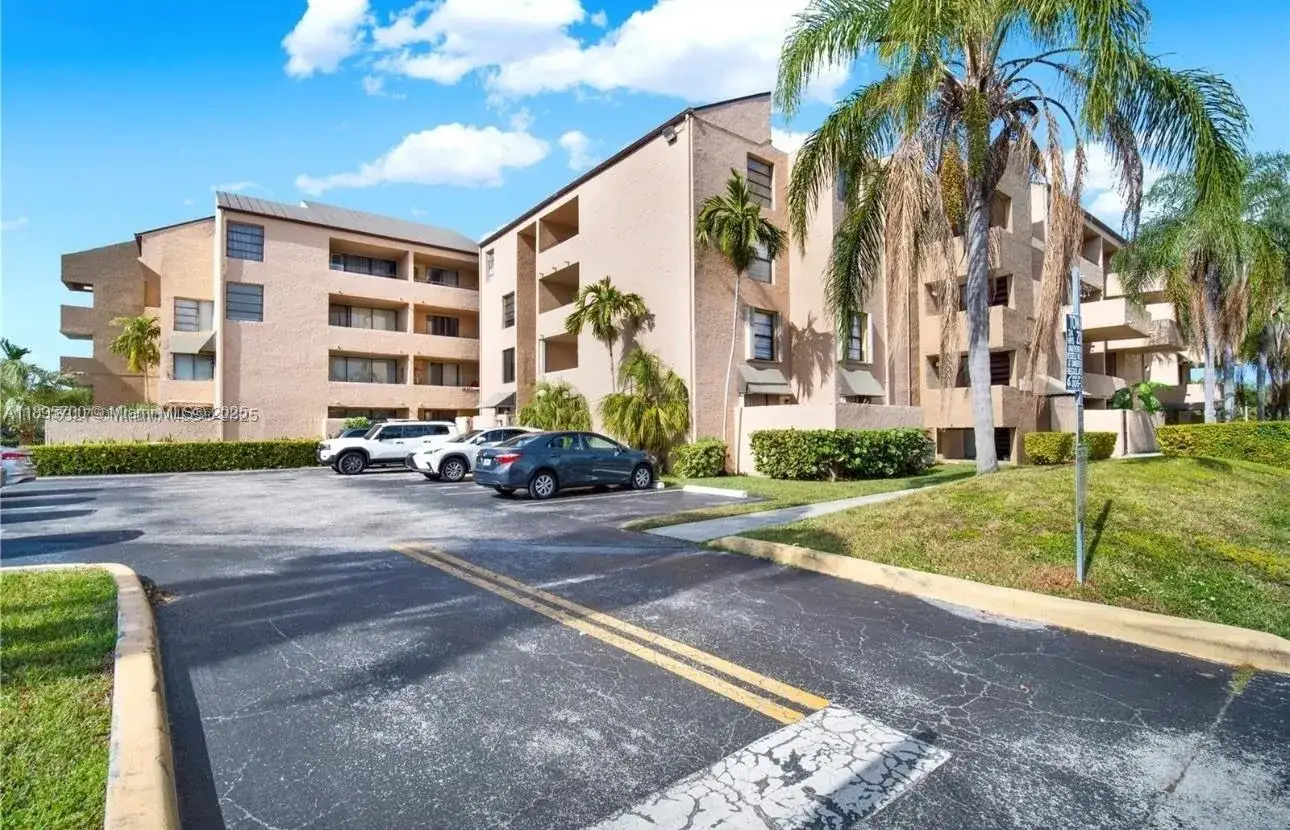 2 bedroom 2 bath Residential for sale at 10500 SW 108th Ave # B315, Miami FL 33176