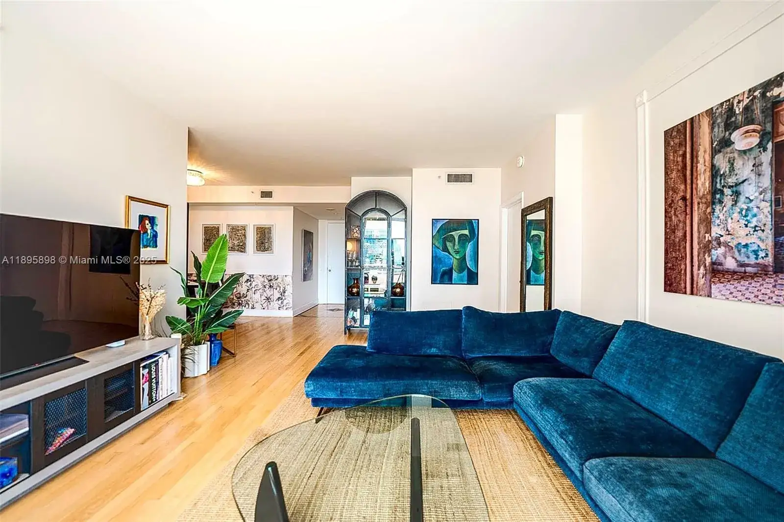 2 bedroom 2 bath Residential for sale at 888 Brickell Key Dr # 903, Miami FL 33131