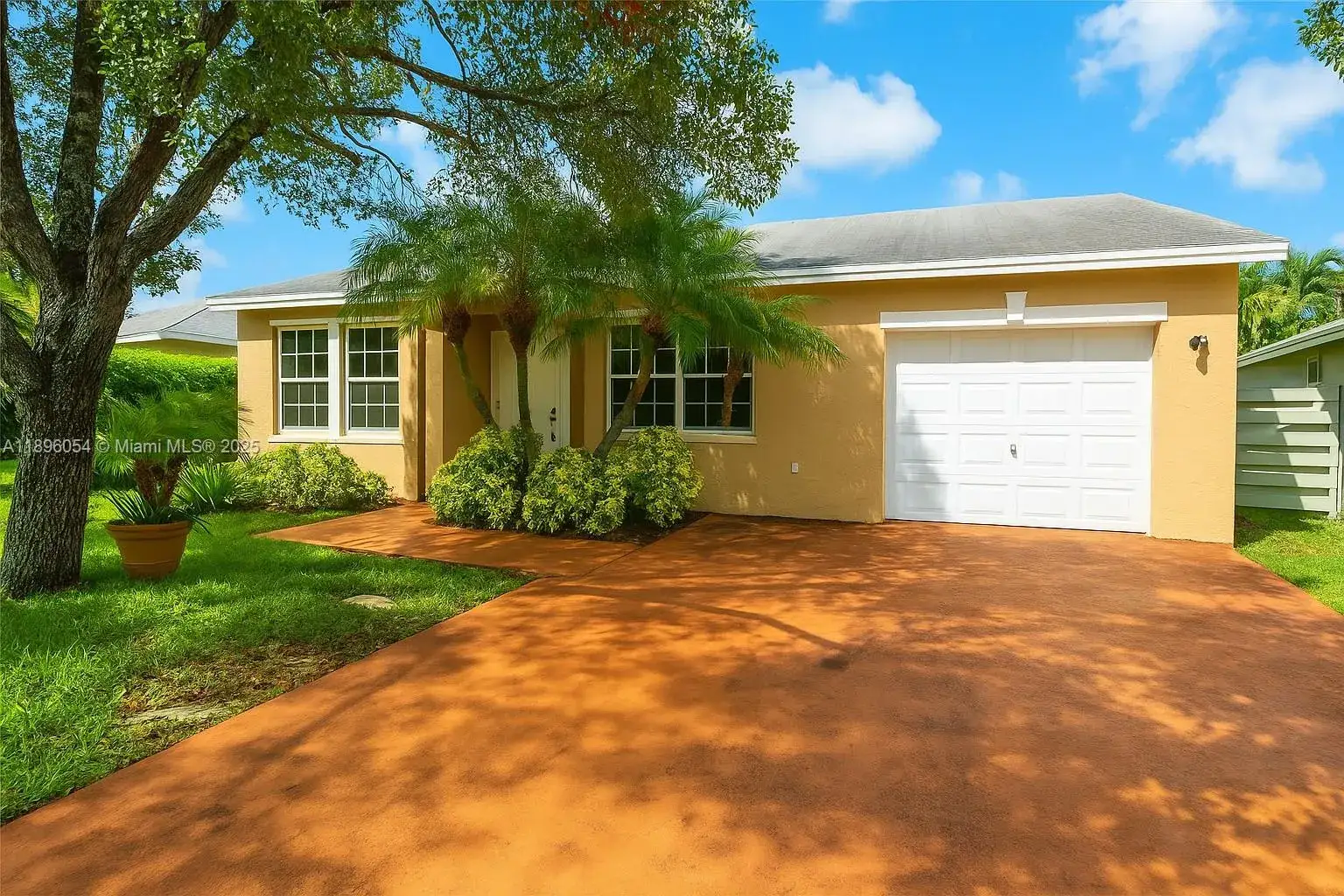 3 bedroom 2 bath Residential for sale at 14478 SW 139th Ave Cir W, Miami FL 33186