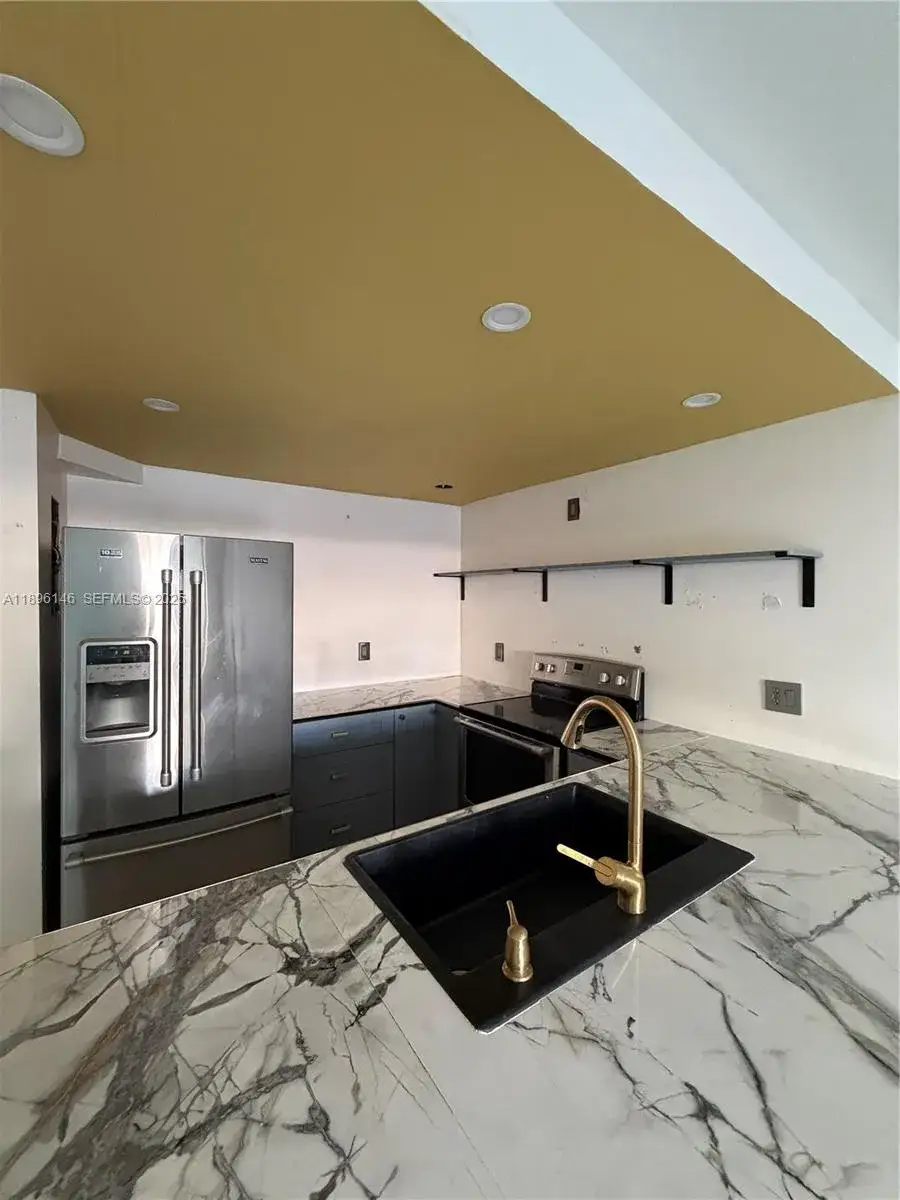 2 bedroom 2 bath Residential for sale at 3002 NE 5th Ter # B, Wilton Manors FL 33334