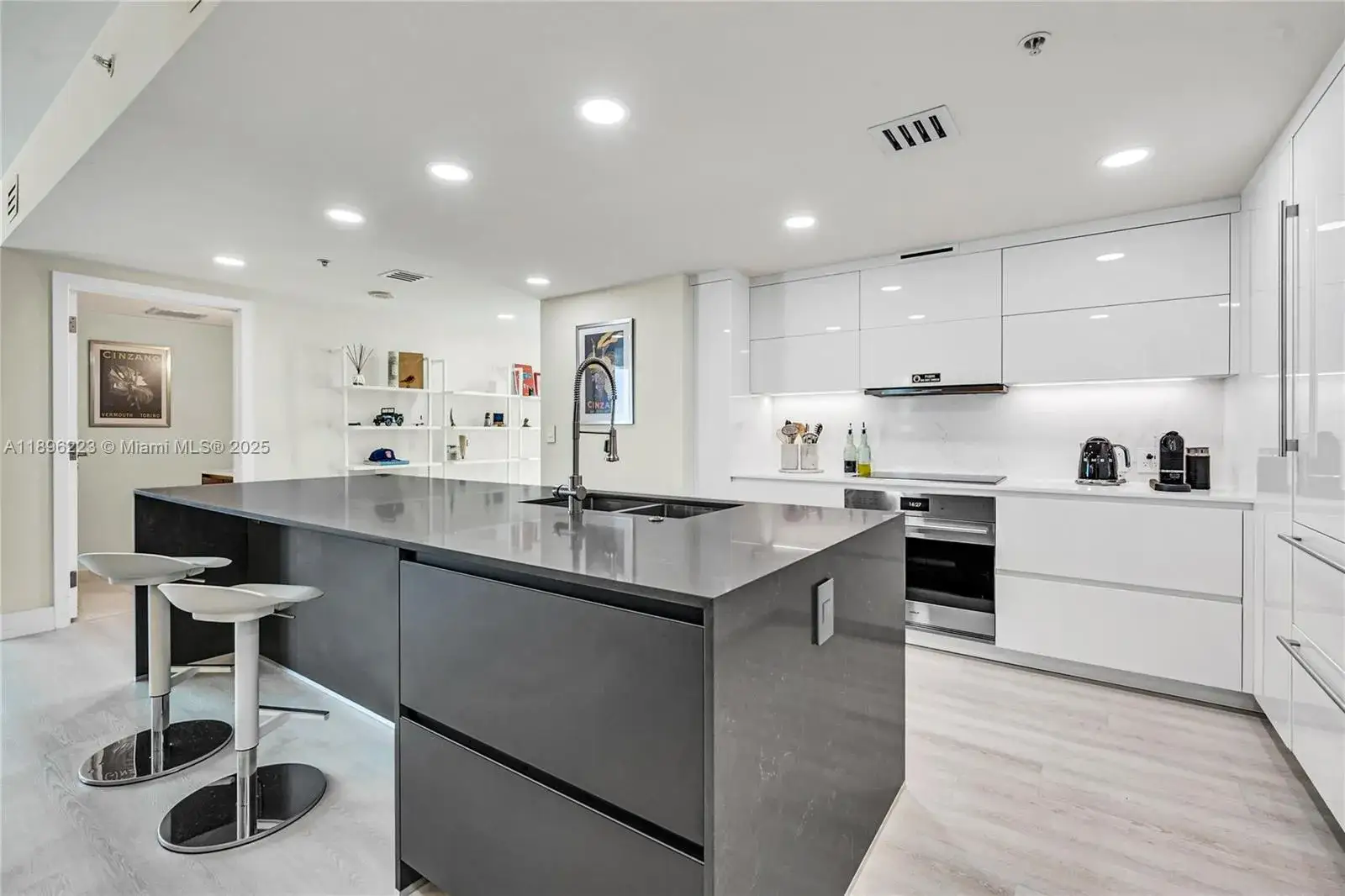 2 bedroom 2 bath Residential for sale at 665 NE 25th St # 2301, Miami FL 33137