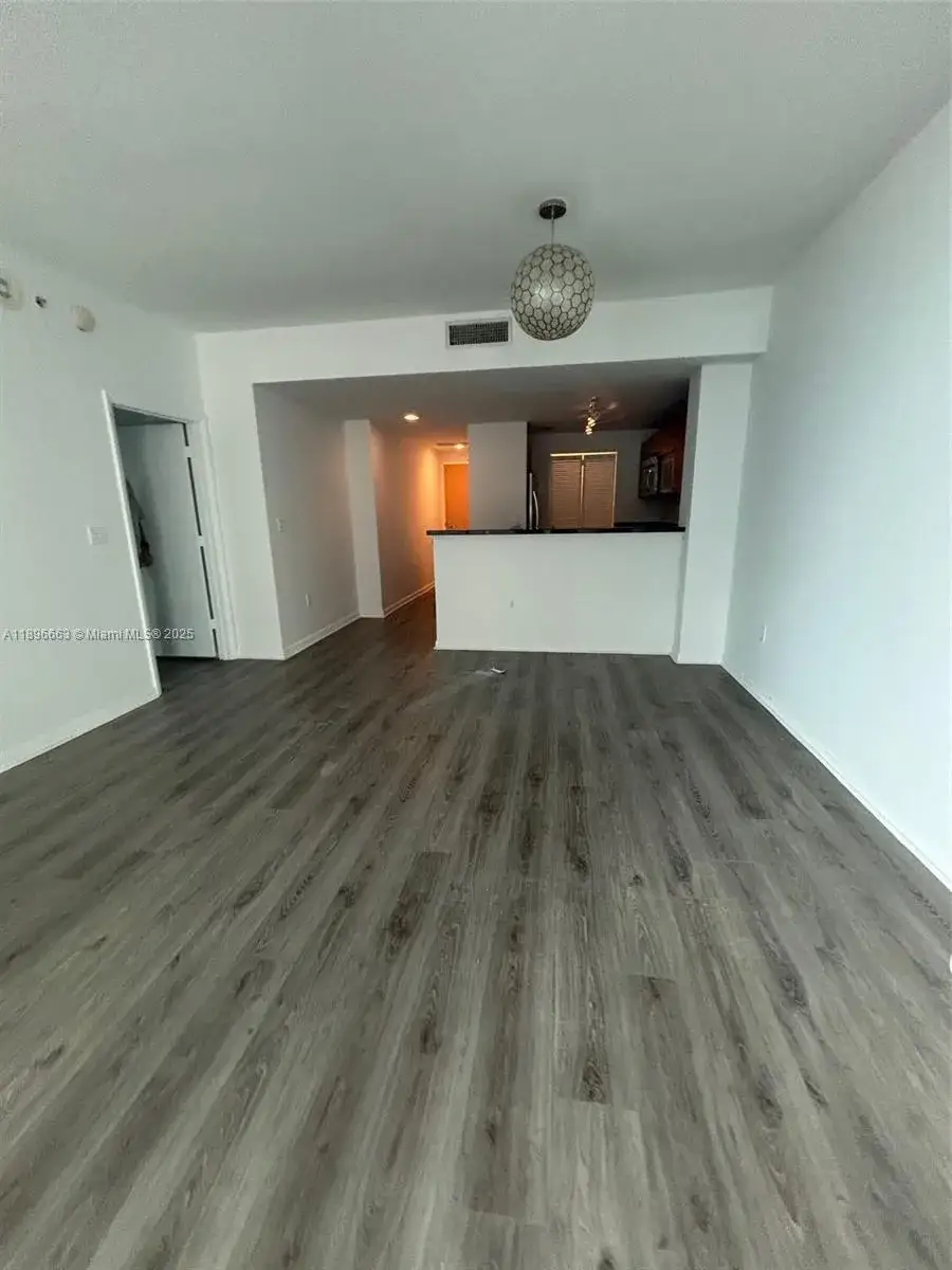 1 bedroom 1 bath Residential for sale at 244 Biscayne Blvd # 1606, Miami FL 33132