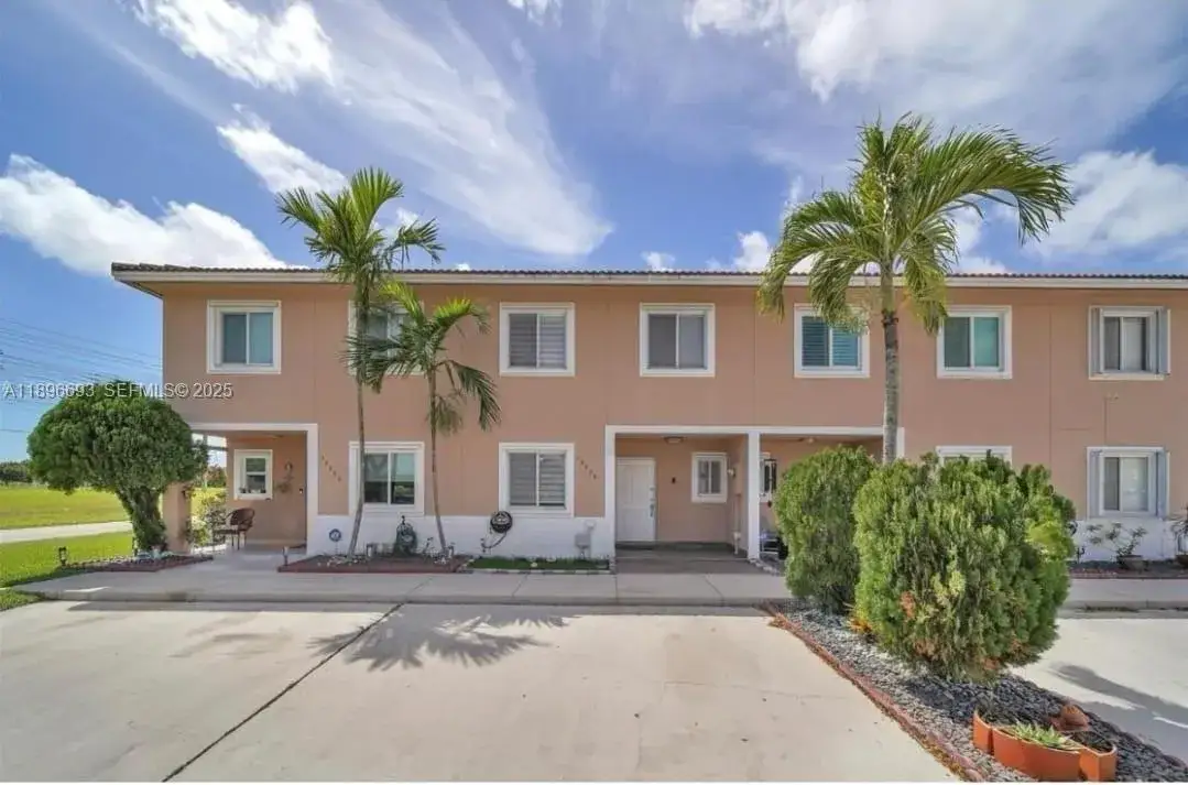 3 bedroom 2 bath Residential for sale at 13906 SW 173rd Ter # 13906, Miami FL 33177