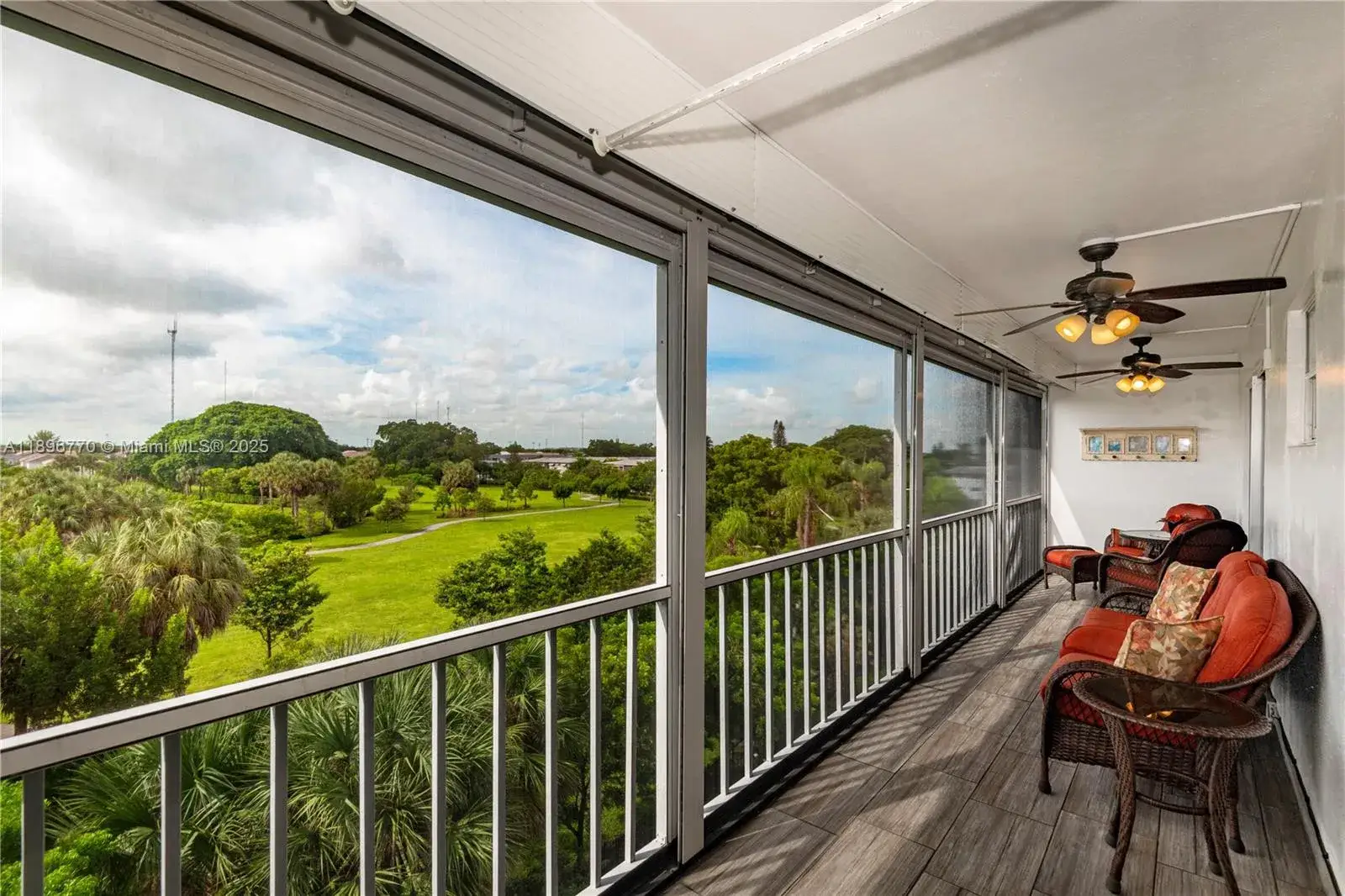 2 bedroom 2 bath Residential for sale at 4800 Hillcrest Ln # 501, Hollywood FL 33021