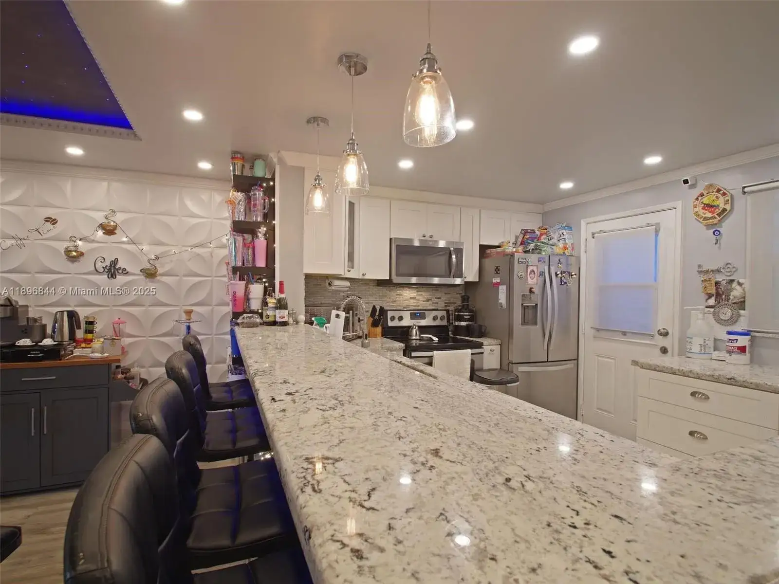 2 bedroom 2 bath Residential for sale at 420 NE 12th Ave # 401, Hallandale Beach FL 33009