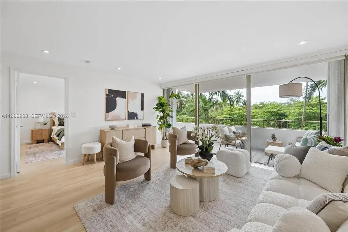1 bedroom 1 bath Residential for sale at 155 Ocean Lane Dr # 302, Key Biscayne FL 33149