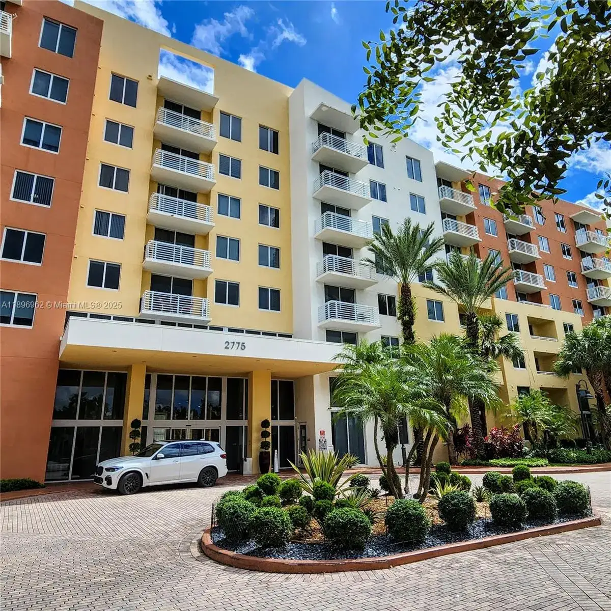 2 bedroom 2 bath Residential for sale at 2775 NE 187th St # 120, Aventura FL 33180