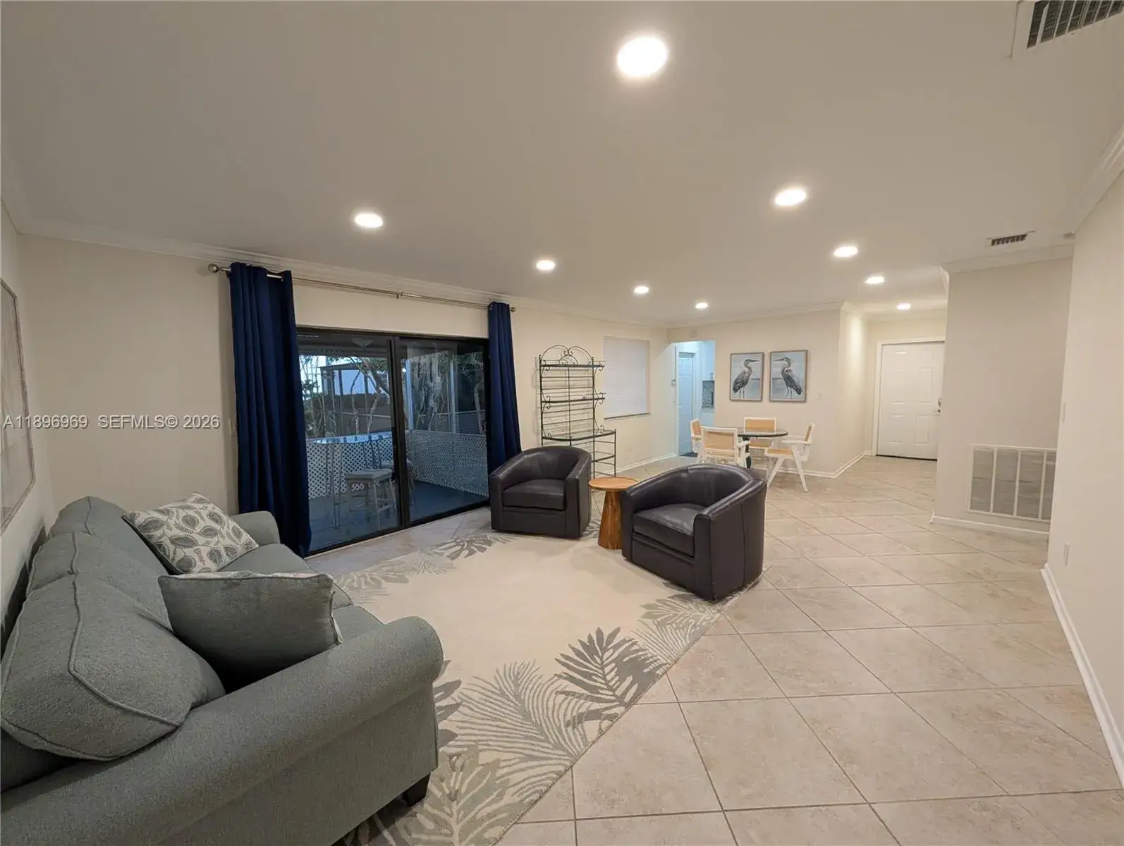 3 bedroom 2 bath Residential Lease for rent at 850 Benevento Ave # 1, Coral Gables FL 33146