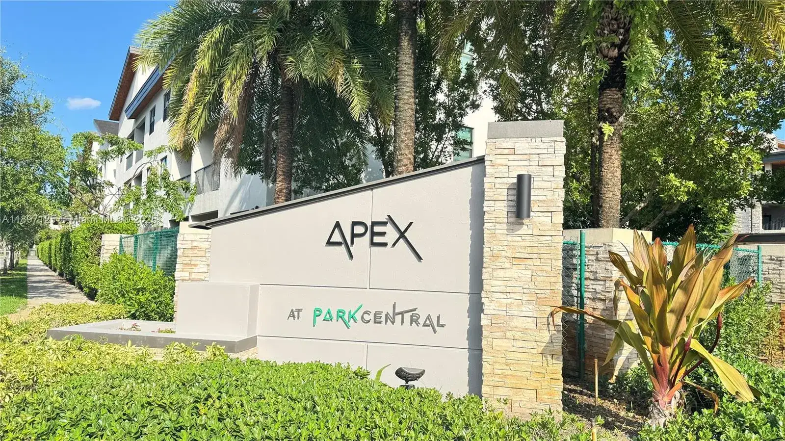 3 bedroom 2 bath Residential Lease for rent at 8005 NW 104th Ave # 21, Doral FL 33178